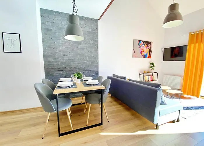 Skandynawski 2-poziomowy Sauna Jacuzzi שצ'צ'ירק