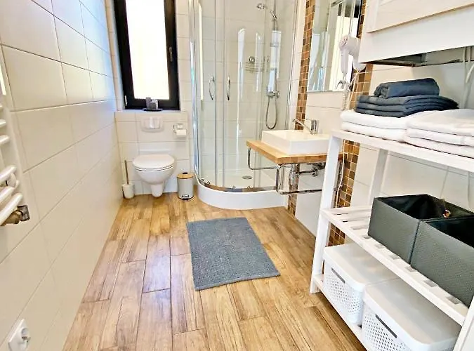 Skandynawski 2-poziomowy Sauna Jacuzzi شتوروك